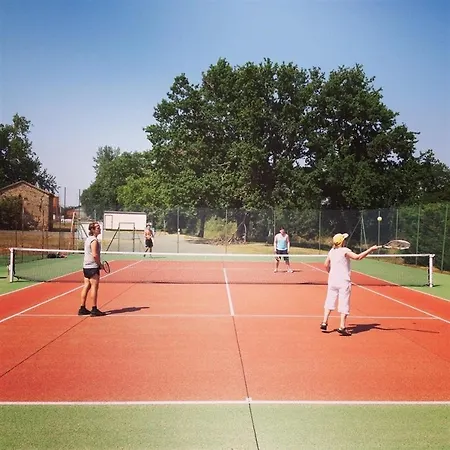 Σπίτι διακοπών Holiday Getaway With Spa- Bridge Groups & Retreats